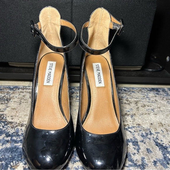 Steve Madden Vivii Black Faux Patent Leather Mary Jane Ankle Strap Heels Size 7 - Picture 5 of 11